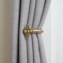 Mix And Match Bee Holdbacks