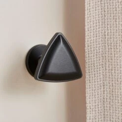 Set Of 2 Triangle Curtain Hooks
