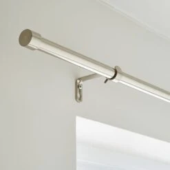 Stud Extendable Metal Curtain Pole