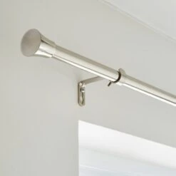 Trumpet Extendable Metal Curtain Pole